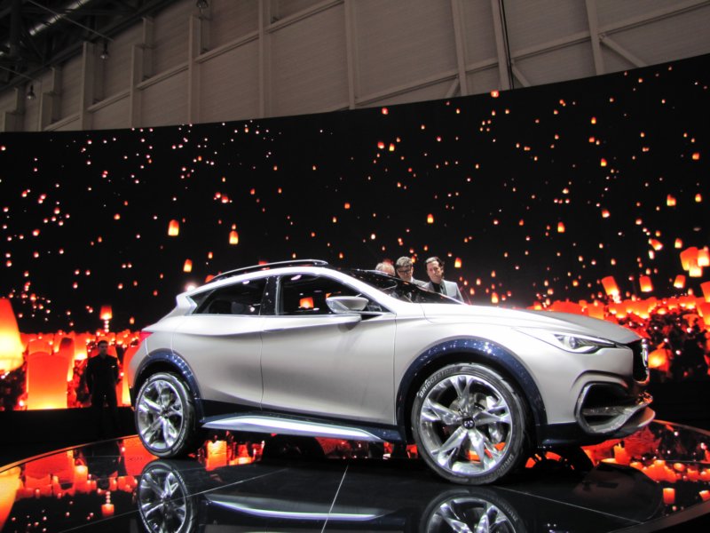 infinitiqx3081.jpg