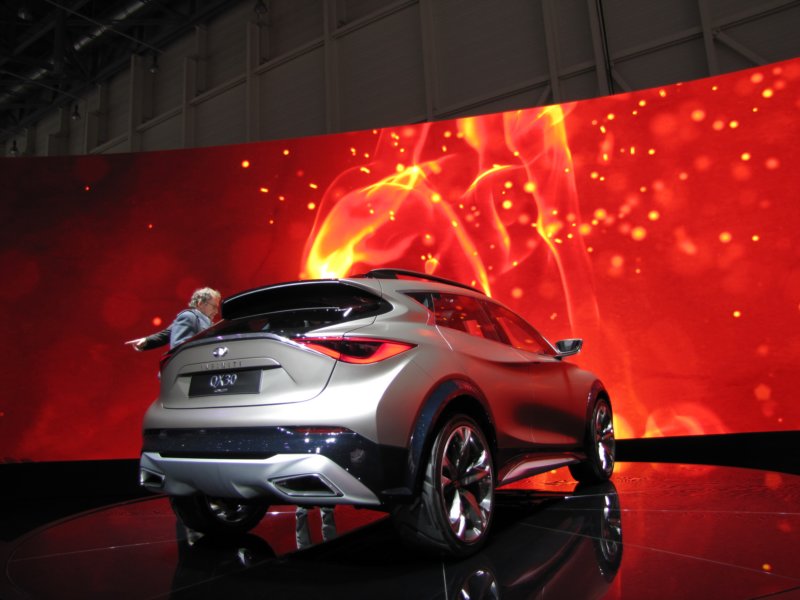 infinitiqx3089.jpg