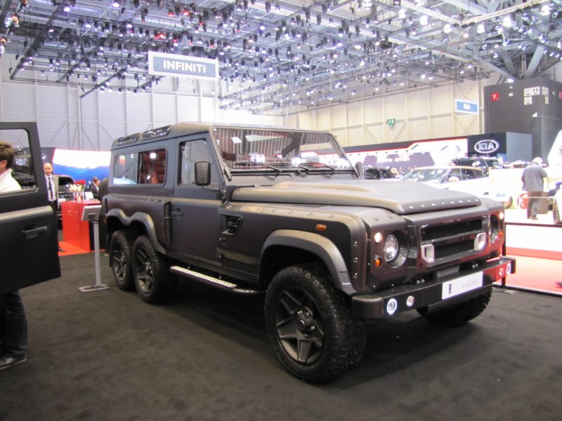 landroverdefenderkahnflyinghuntsman110wb6x65.jpg