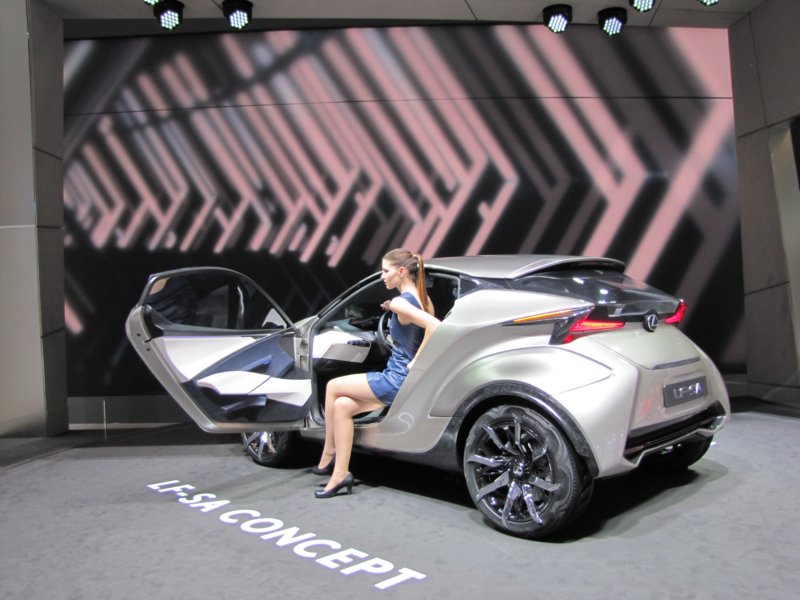 lexuslfsa53.jpg