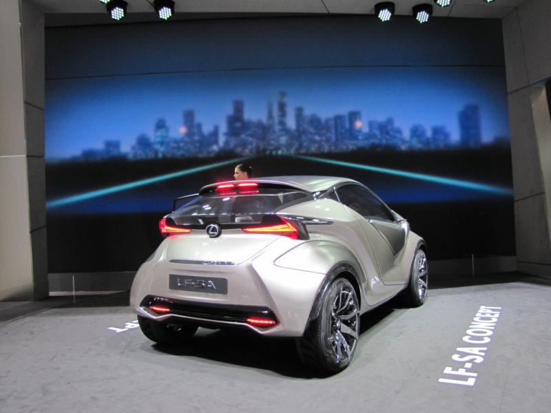 lexuslfsa67.jpg