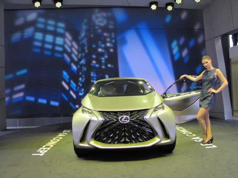 lexuslfsa7.jpg