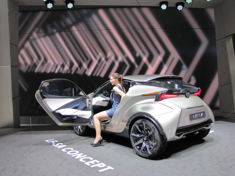 lexuslfsa80.jpg