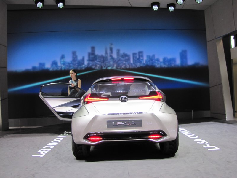 lexuslfsa82.jpg