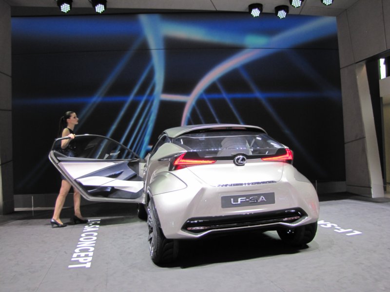 lexuslfsa85.jpg