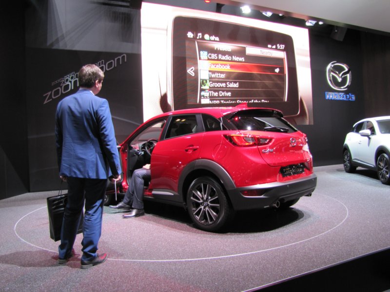 mazdacx33.jpg