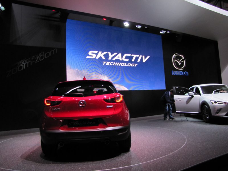mazdacx370.jpg