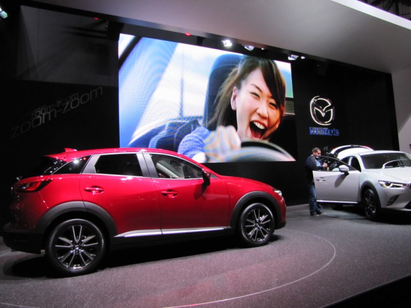 mazdacx371.jpg