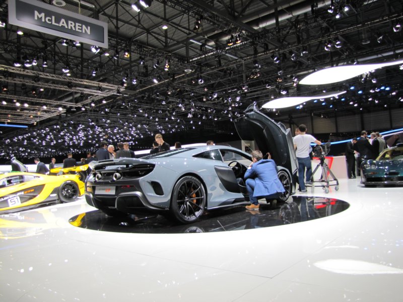 mclaren675lt36.jpg