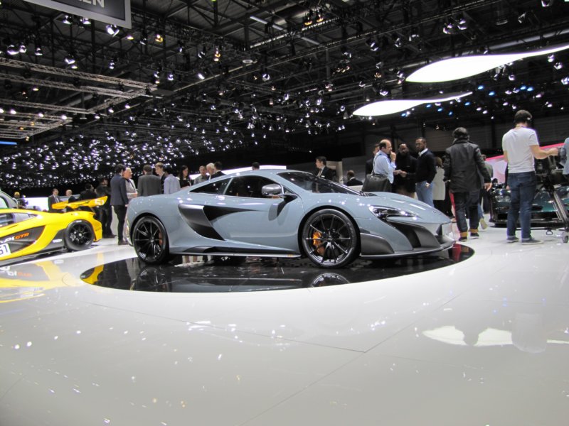 mclaren675lt61.jpg