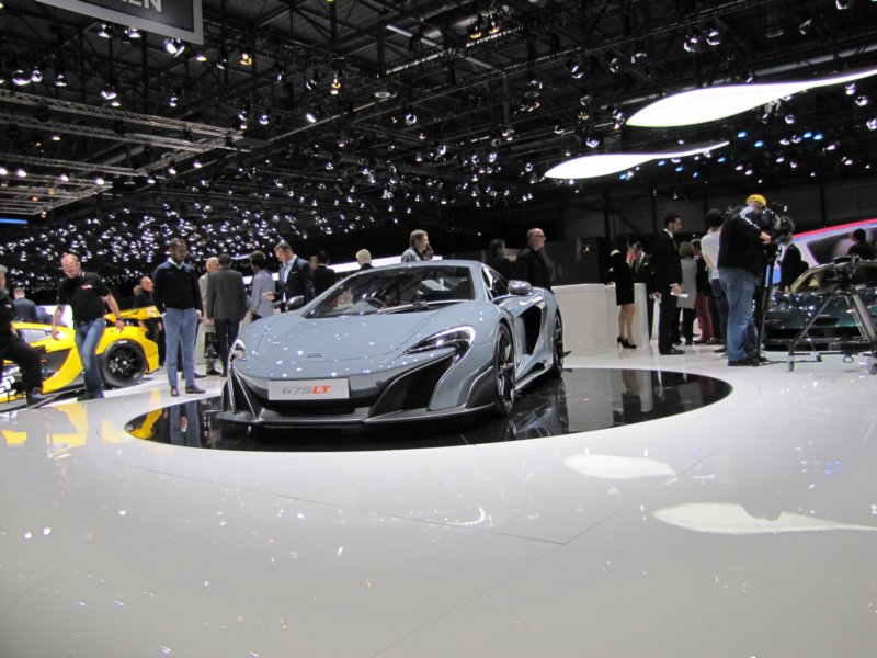 mclaren675lt74.jpg