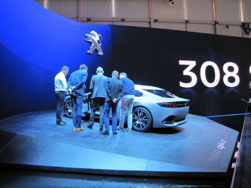 peugeotexalt41.jpg