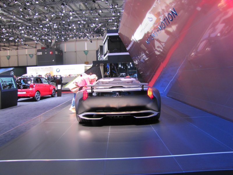 peugeotonyx6.jpg