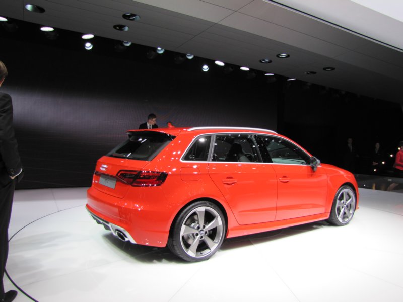 audirs3sportback25tfsiquattrostronic9.jpg