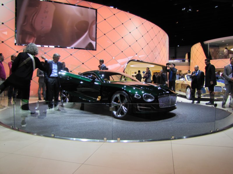 bentleyexp10speed62.jpg