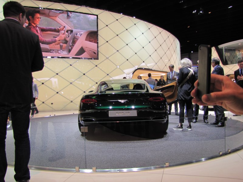 bentleyexp10speed622.jpg