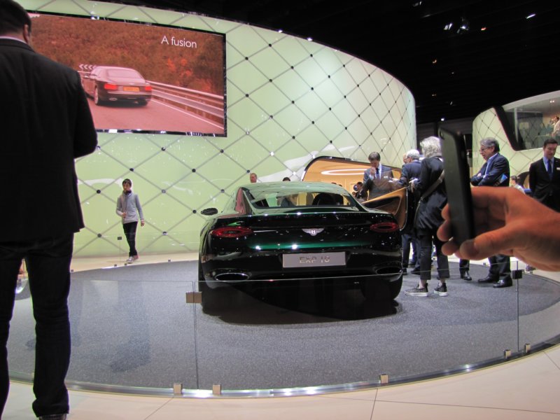 bentleyexp10speed626.jpg