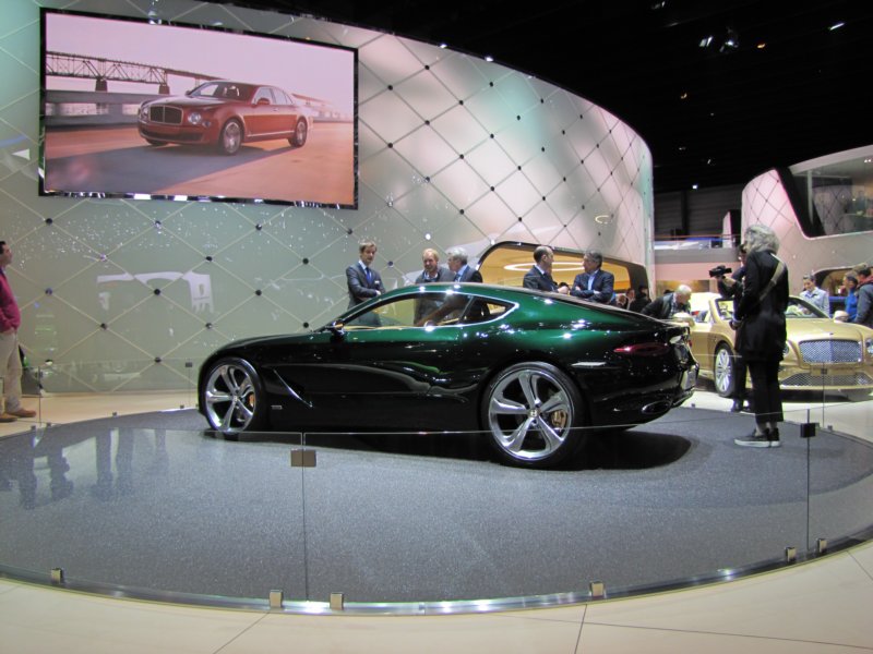 bentleyexp10speed661.jpg