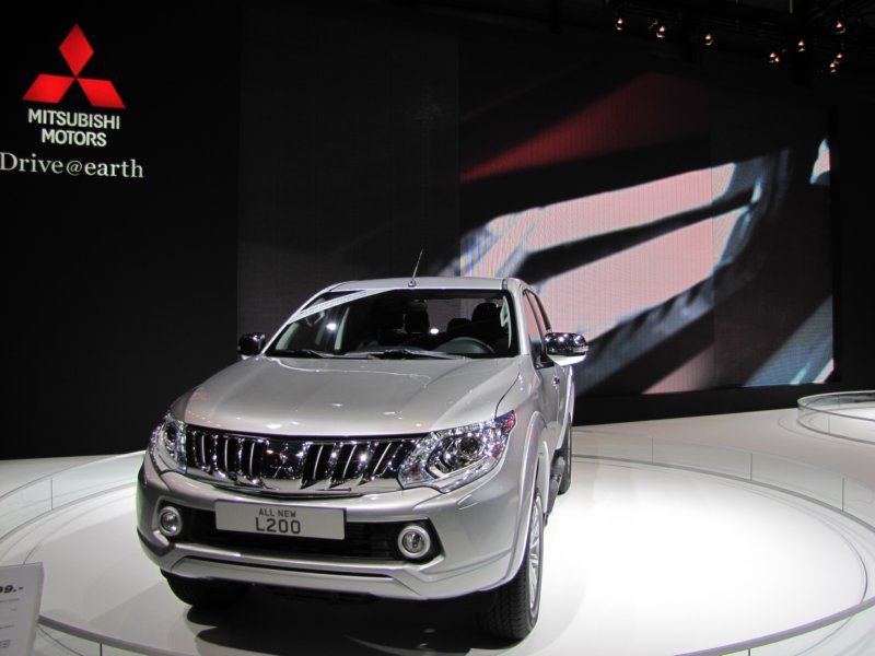 mitsubishil20018.jpg