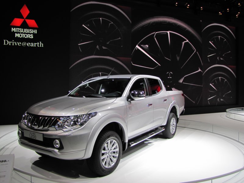 mitsubishil20020.jpg