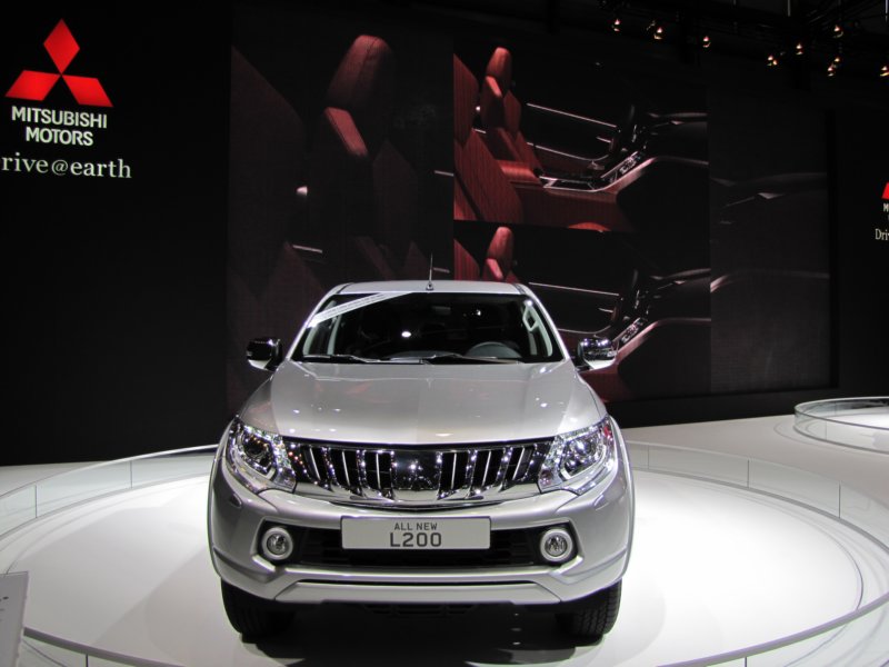 mitsubishil20023.jpg