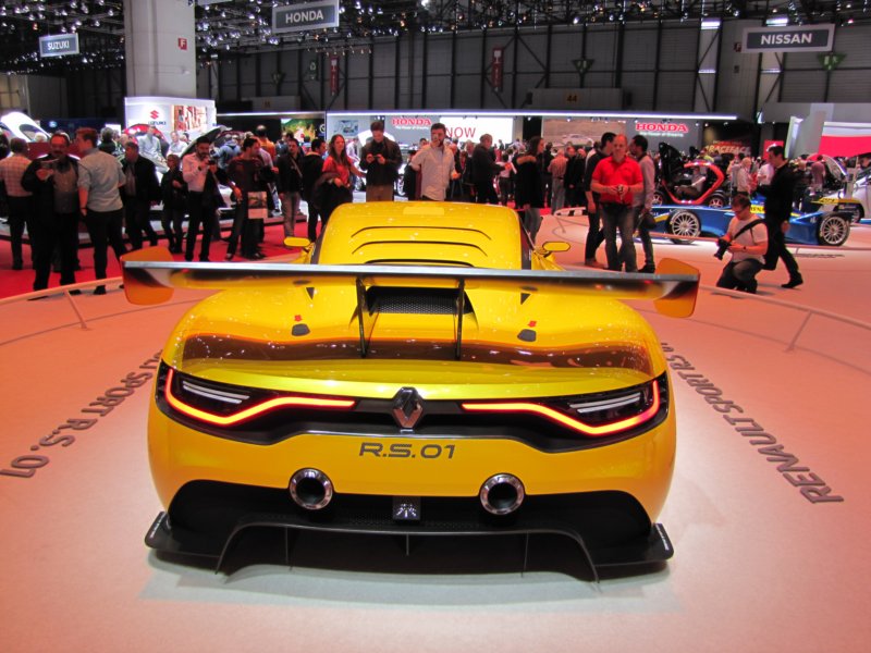 renaultsportrs019.jpg