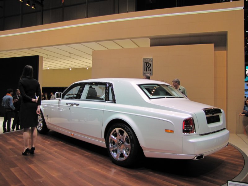 rollsroyceserenityphantomextendedwheelbase11.jpg