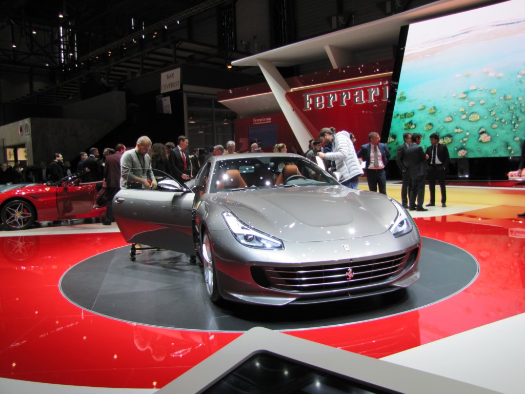 ferrarigtc4lusso12.jpg