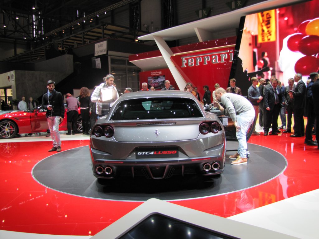 ferrarigtc4lusso21.jpg