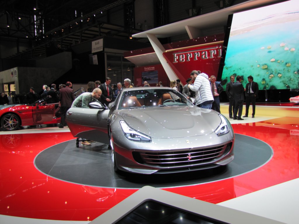 ferrarigtc4lusso9.jpg