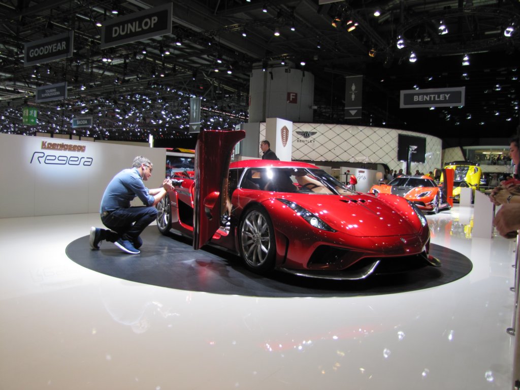 koenigseggregera19.jpg
