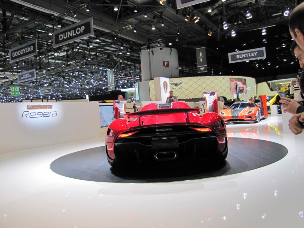 koenigseggregera25.jpg