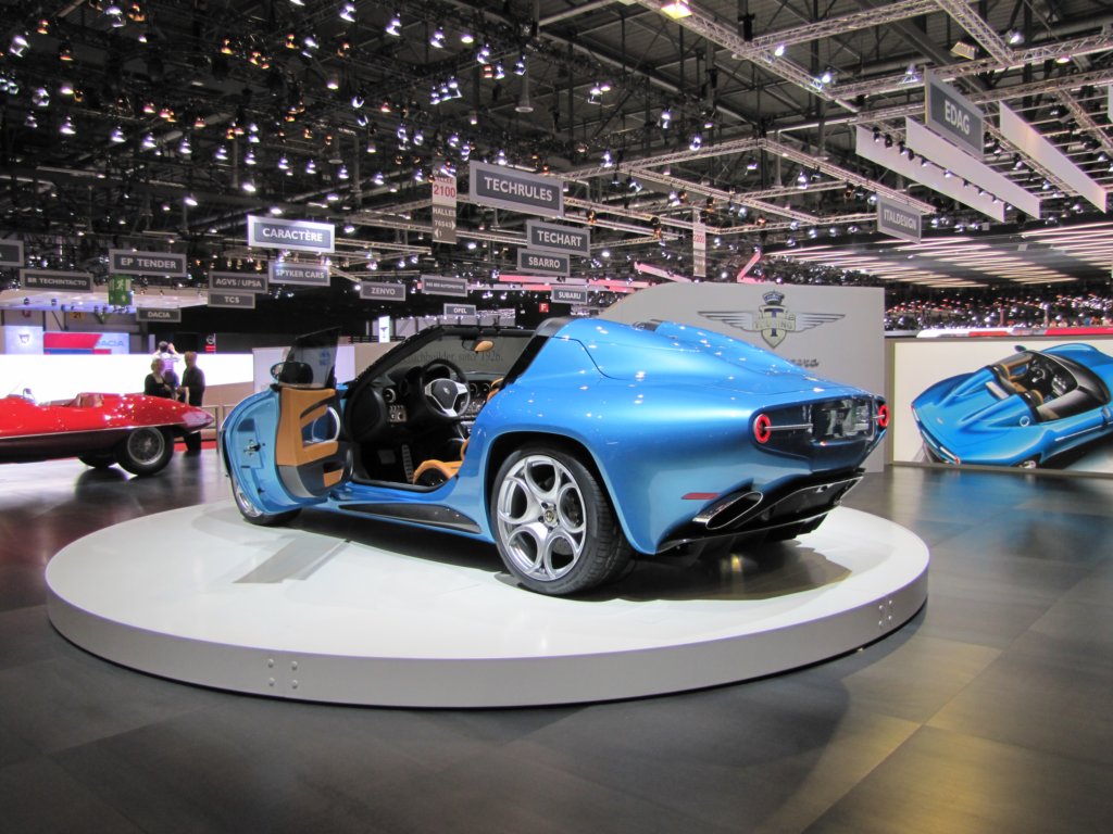 touringsuperleggeradiscovolantespyder13.jpg