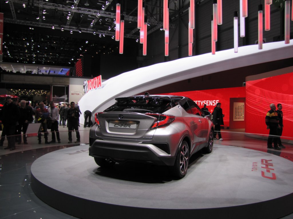 toyotachr13.jpg