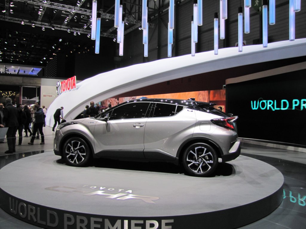toyotachr9.jpg