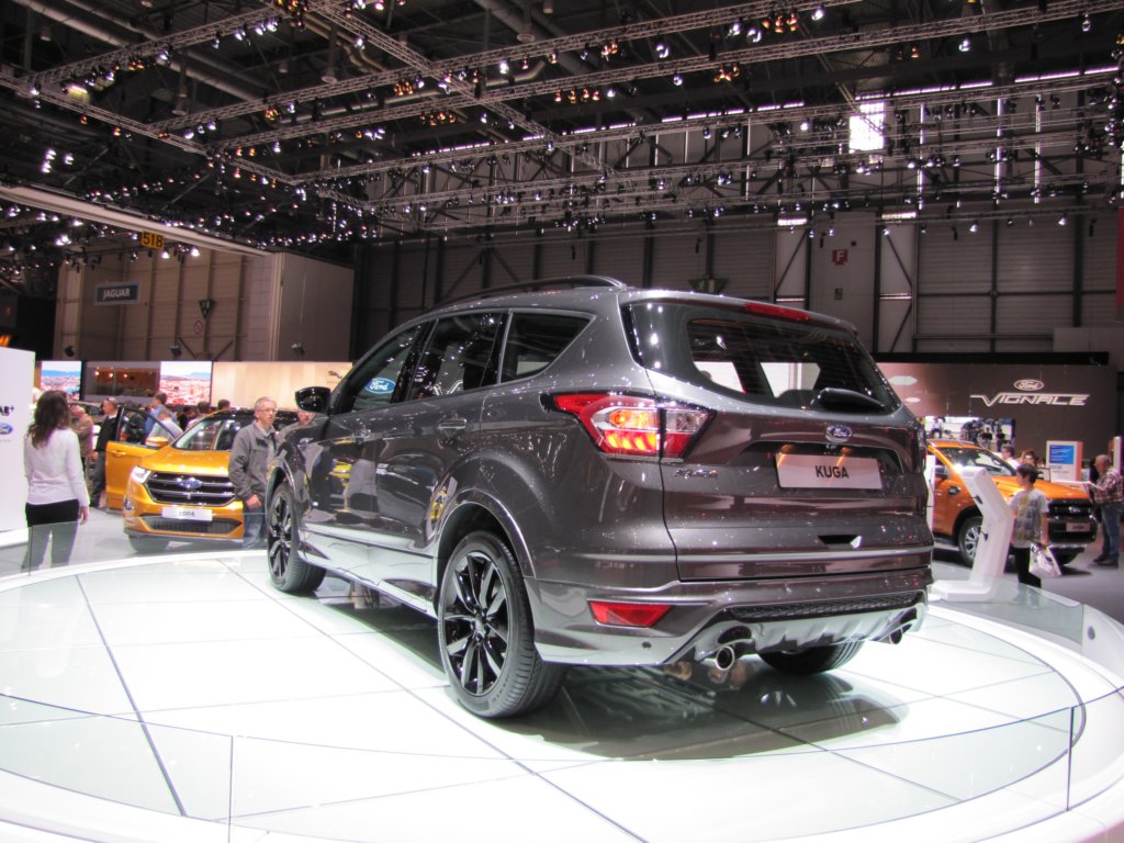 fordkuga13.jpg