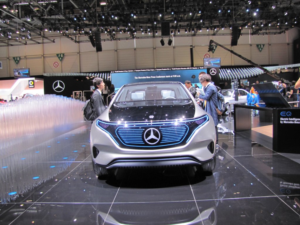 mercedesbenzeq6.jpg