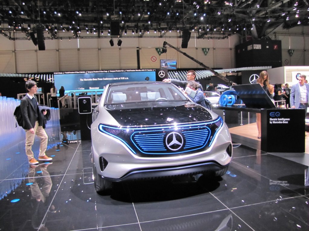 mercedesbenzeq7.jpg