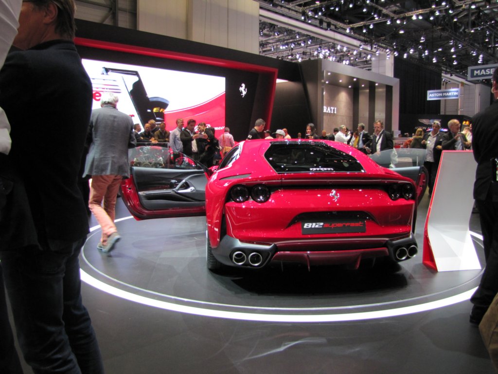 ferrari812superfast33.jpg