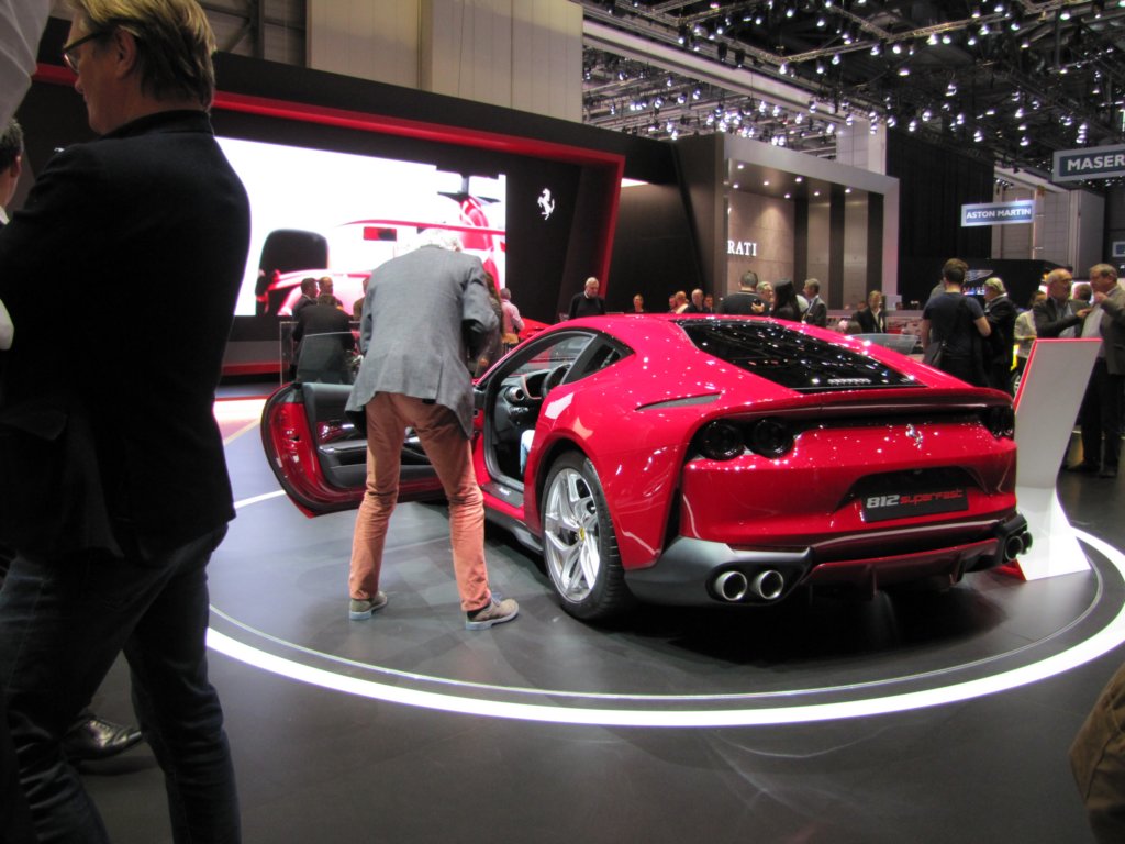 ferrari812superfast39.jpg