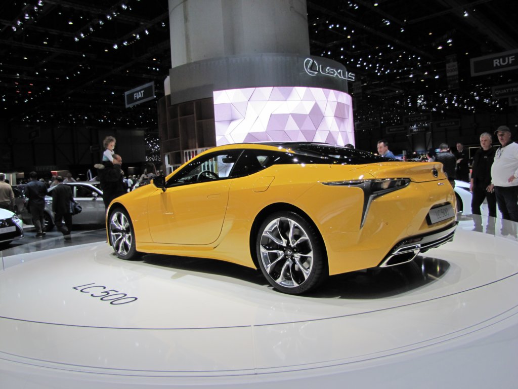 lexuslc500.jpg