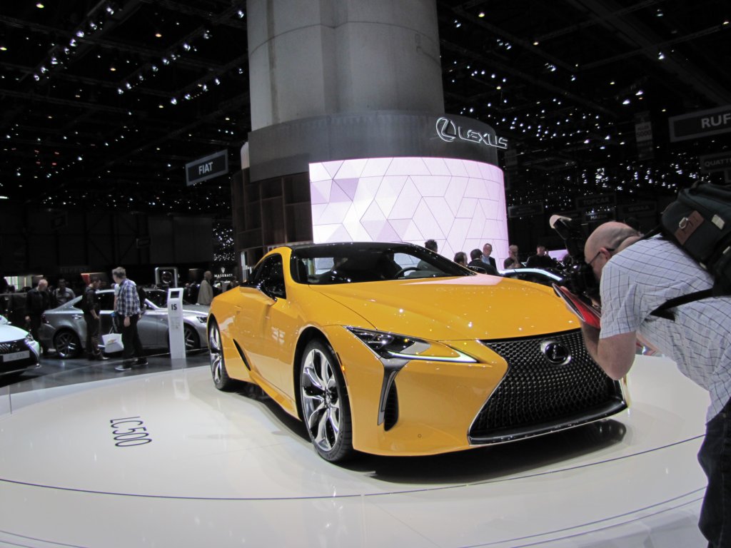 lexuslc50026.jpg
