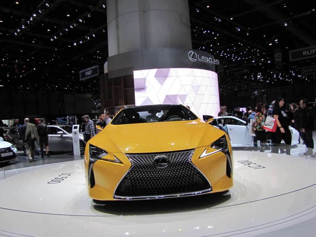 lexuslc50028.jpg