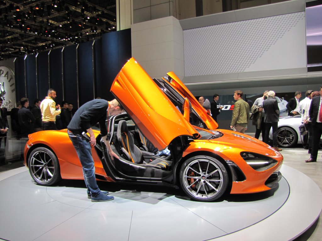 mclaren720s35.jpg