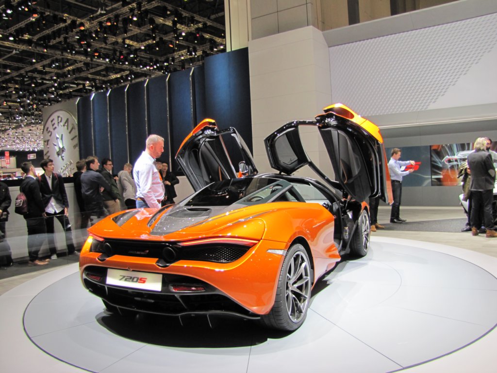 mclaren720s45.jpg