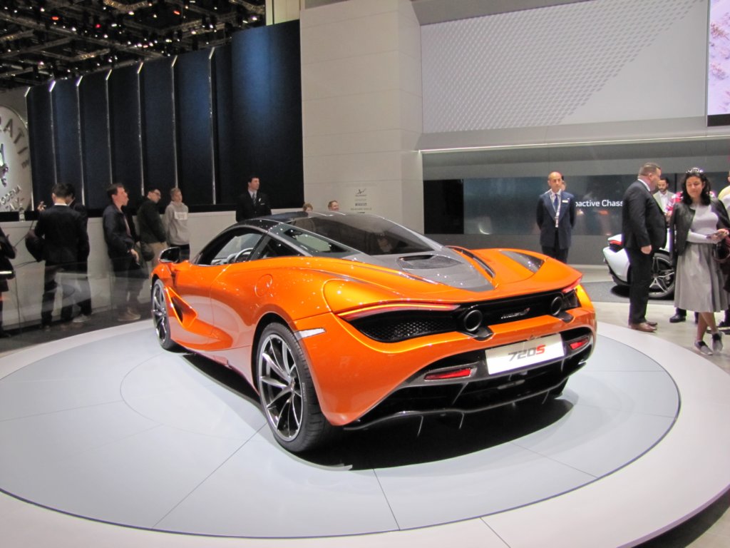 mclaren720s73.jpg
