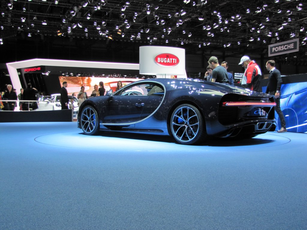 bugattichiron180.jpg