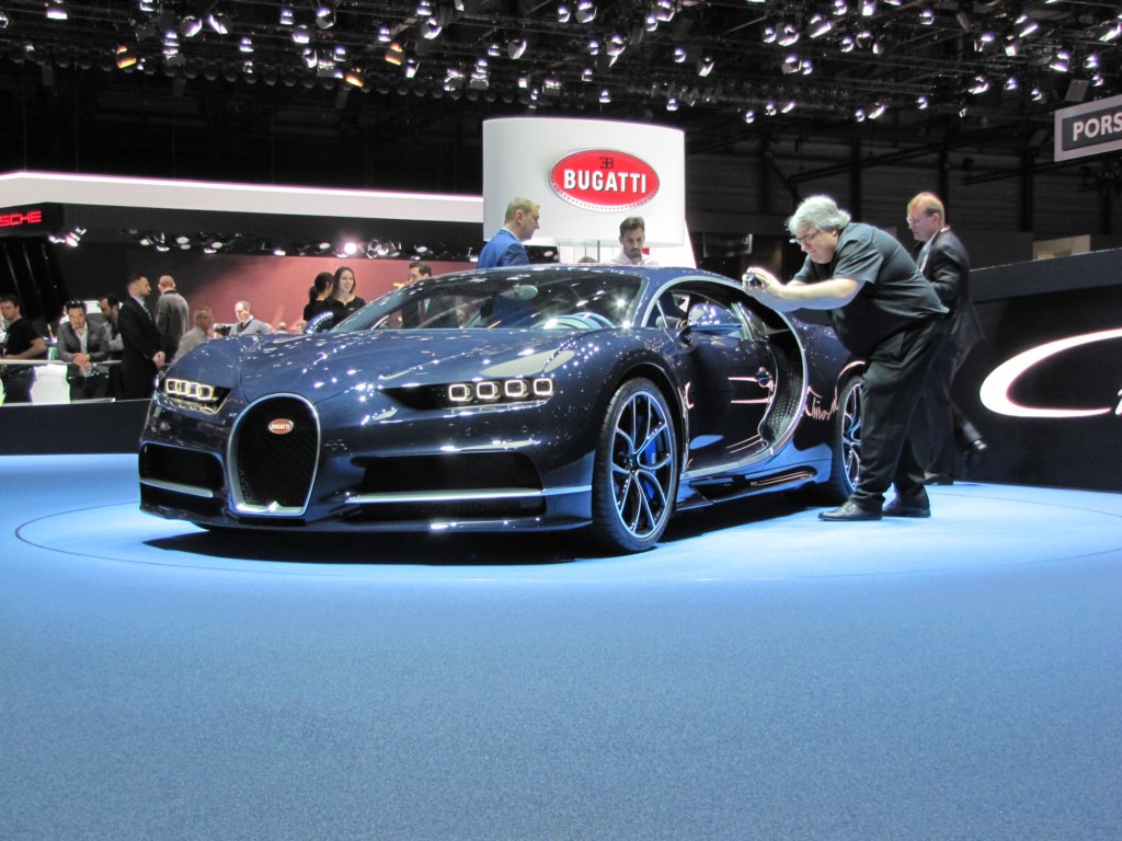 bugattichiron37.jpg