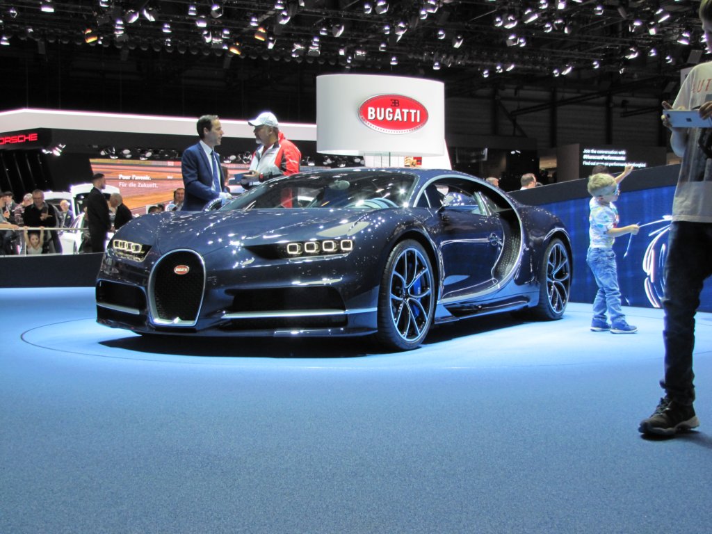 bugattichiron71.jpg