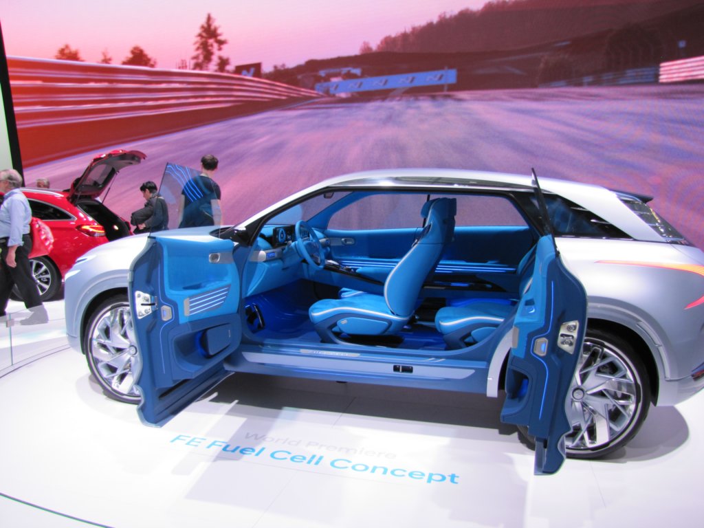 hyundaifefuelcellconcept24.jpg